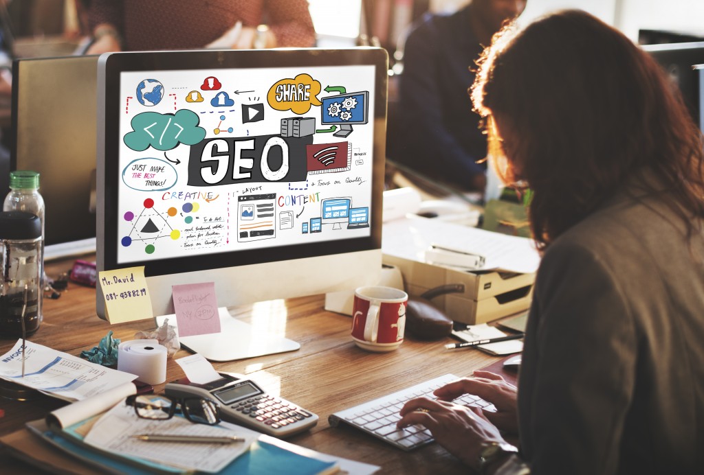 seo specialist on work