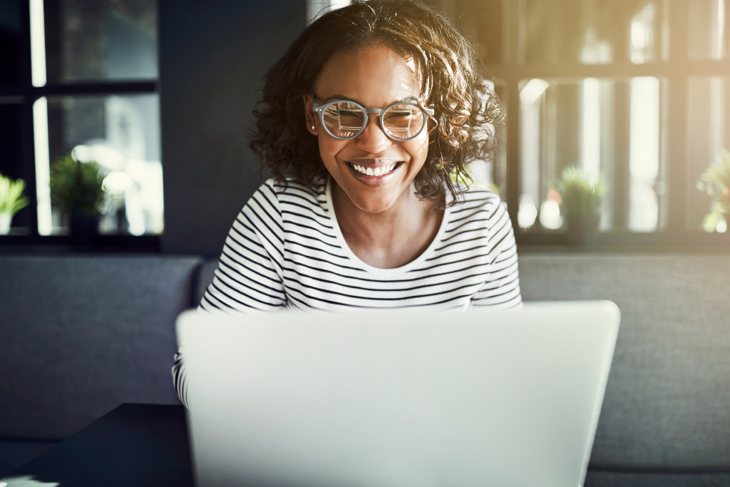 woman using her laptop