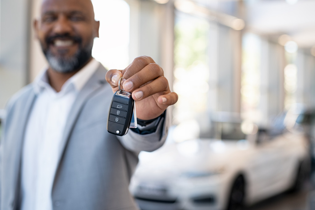 Giving keys to lease car